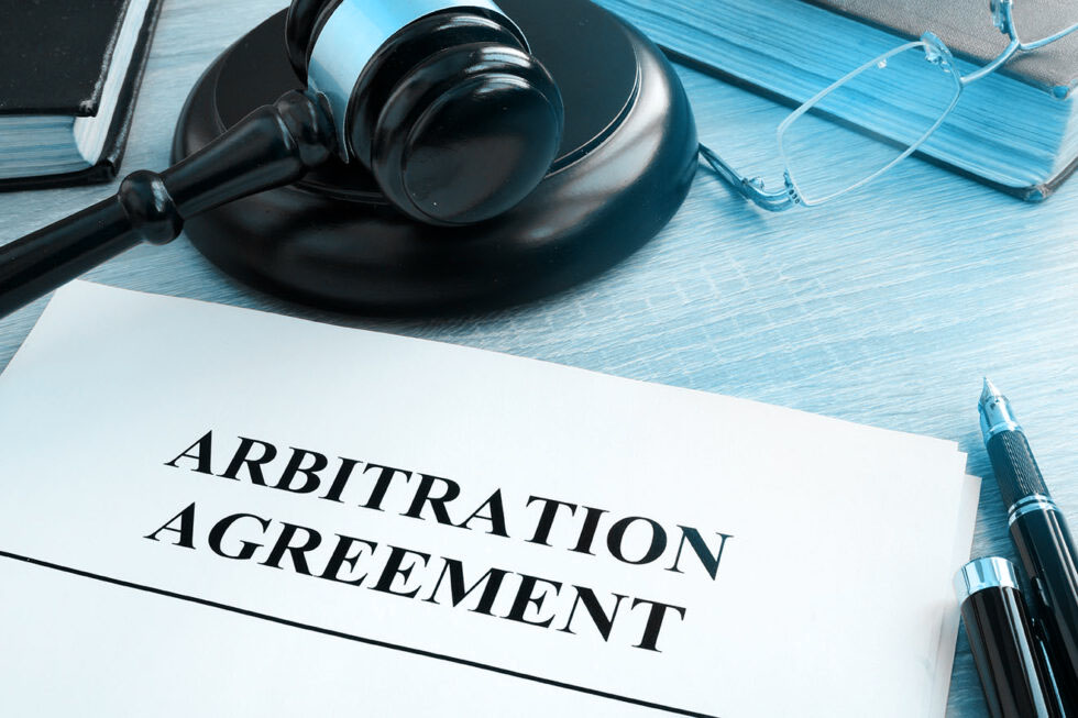 Lawyers and businessmen join hands in business After signing the