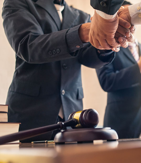 Lawyers and businessmen join hands in business After signing the